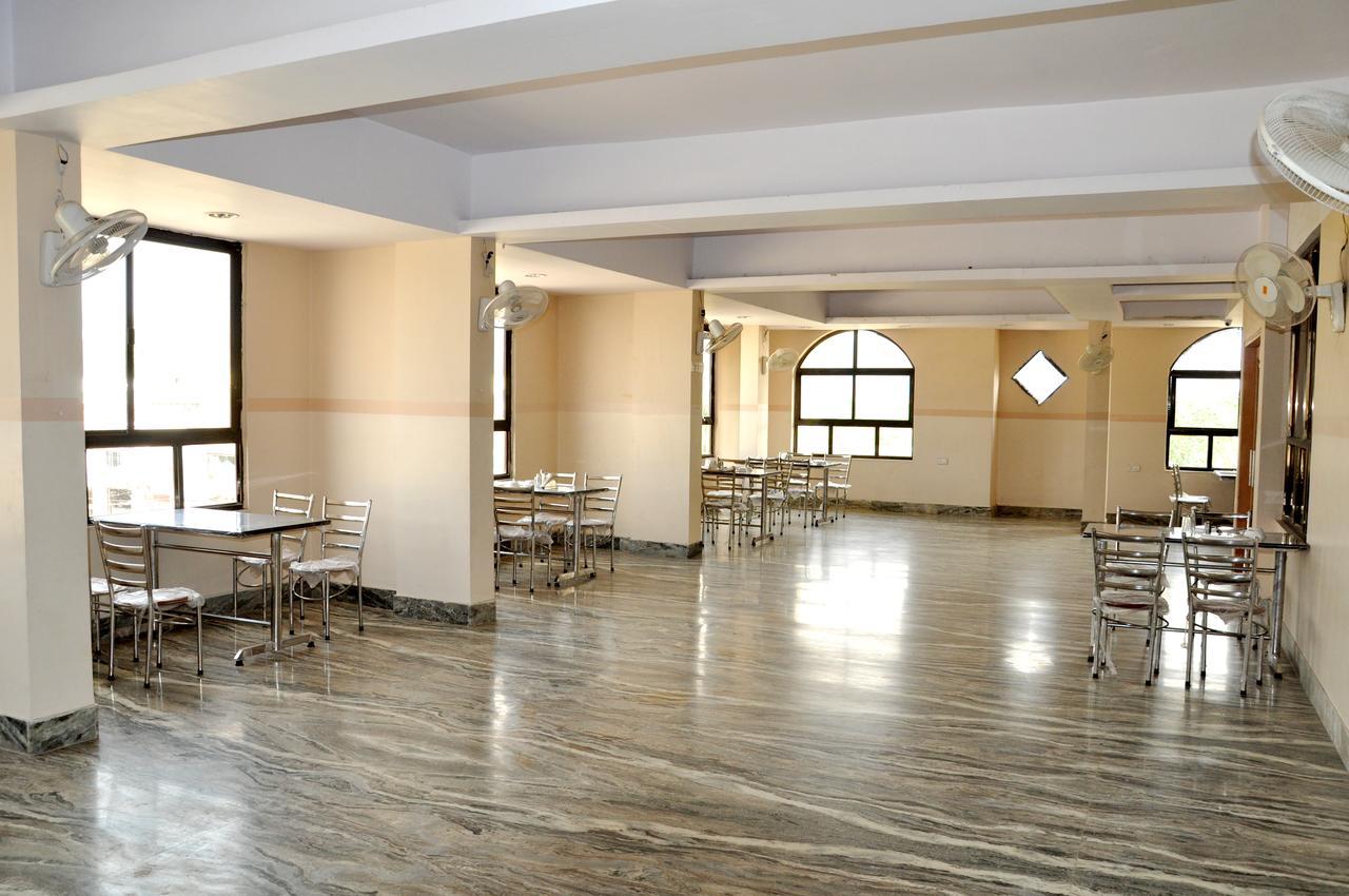 Hotel Kirti Plaza Chittorgarh Kültér fotó