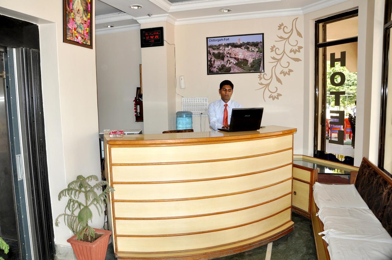 Hotel Kirti Plaza Chittorgarh Kültér fotó