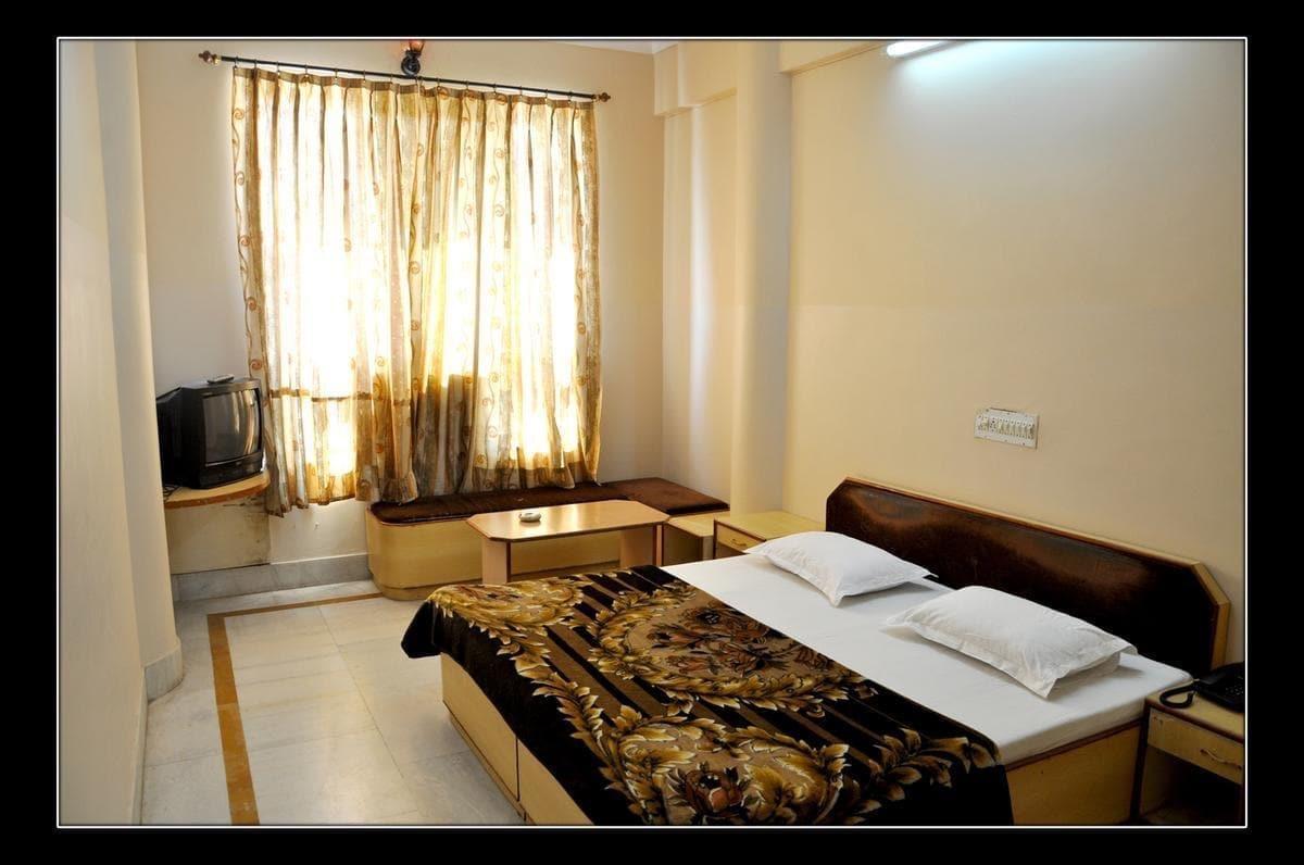 Hotel Kirti Plaza Chittorgarh Kültér fotó