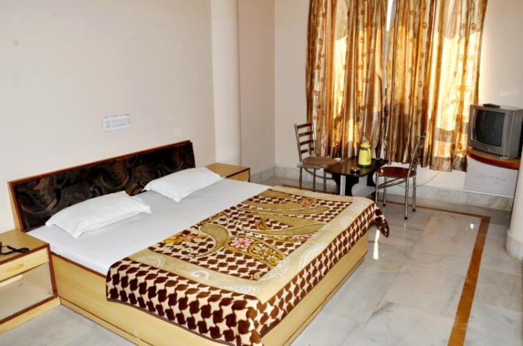Hotel Kirti Plaza Chittorgarh Kültér fotó