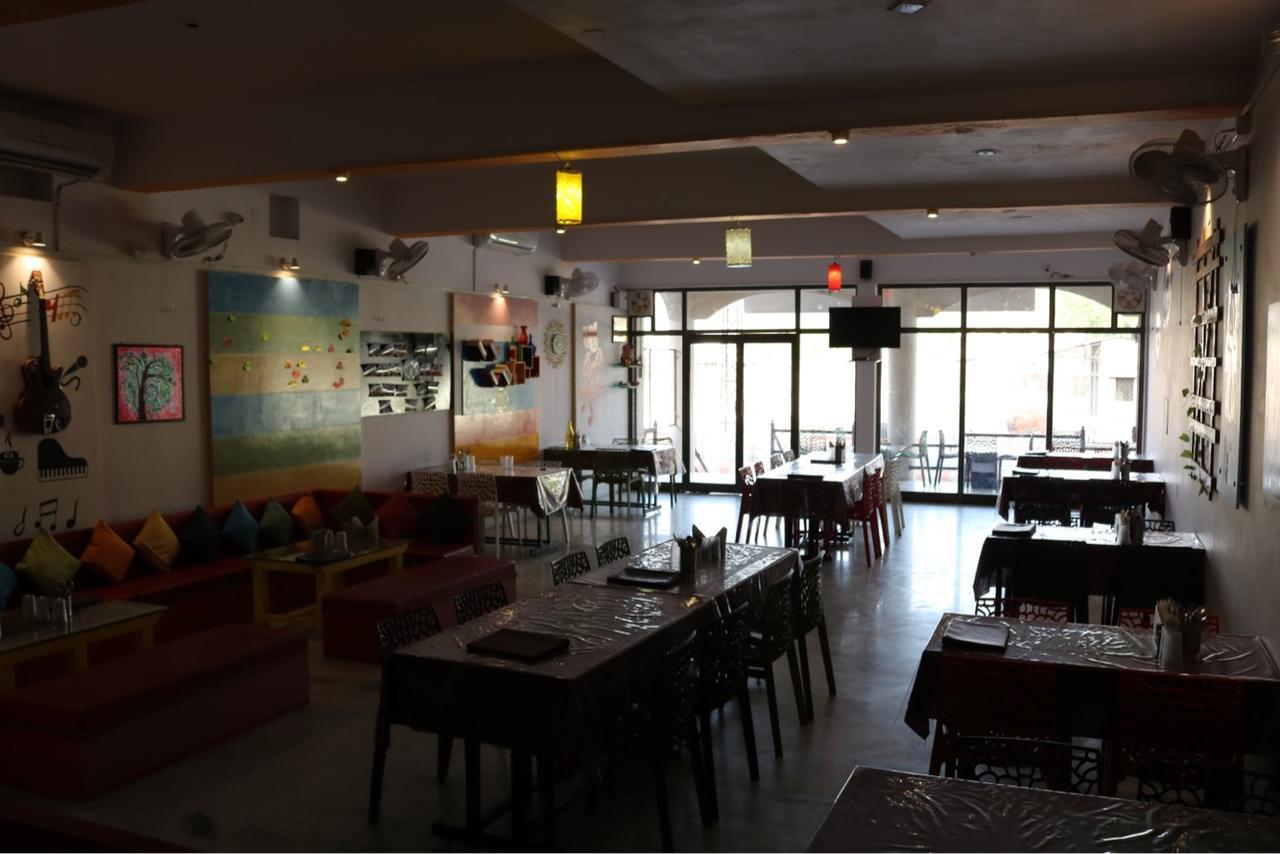 Hotel Kirti Plaza Chittorgarh Kültér fotó